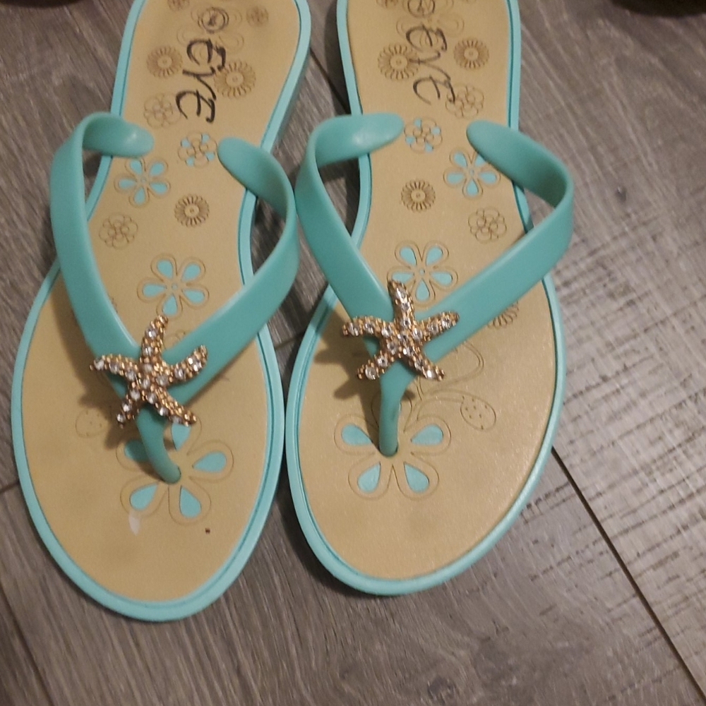 3 Pairs of Flip Flop Sandals Size 6
